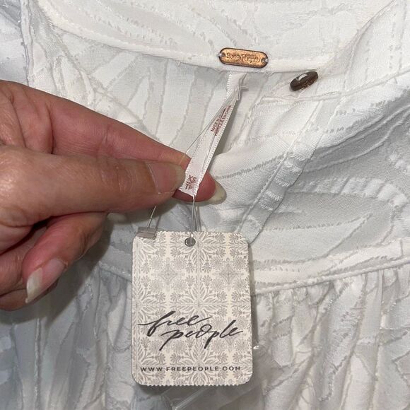 Free People Womens Can't Stop Dreaming Oversized Button Down Top White XS NWT - Picture 5 of 8